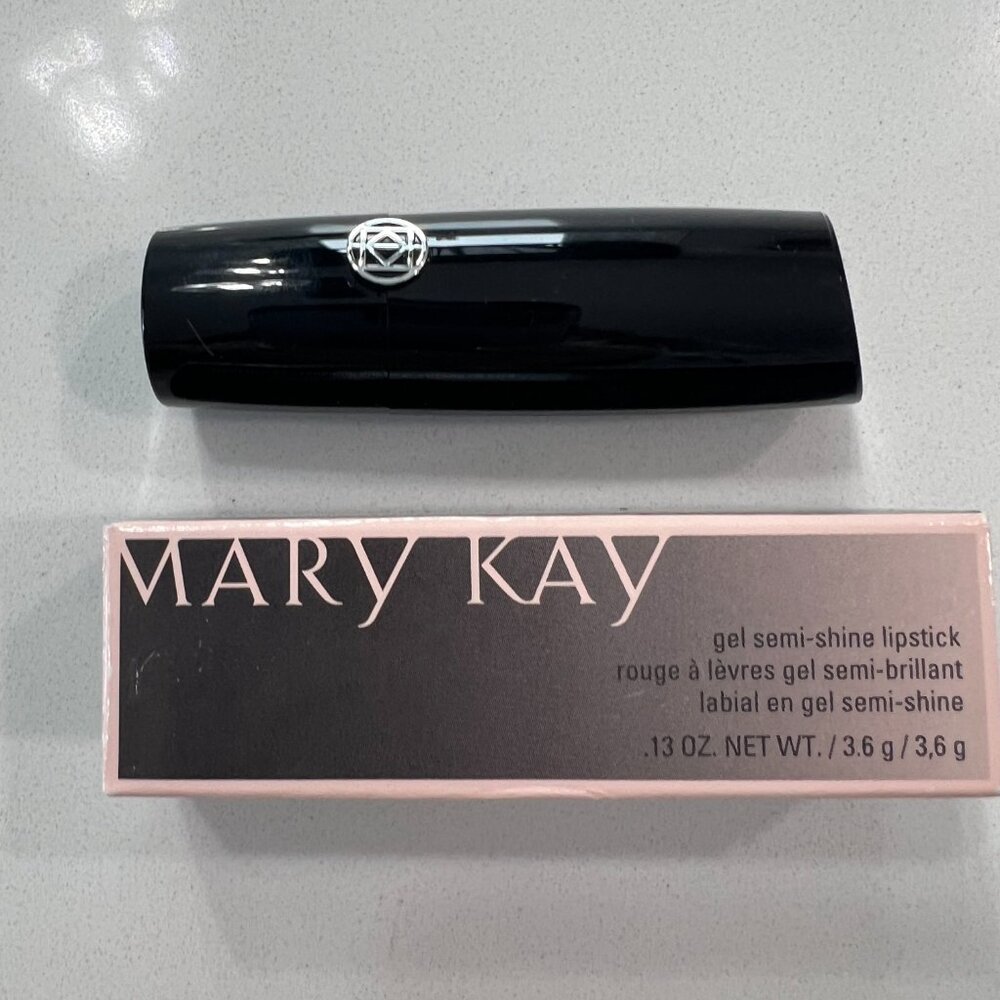 Mary Kay Gel Semi-Shine Lipstick "Naturally Buff"
